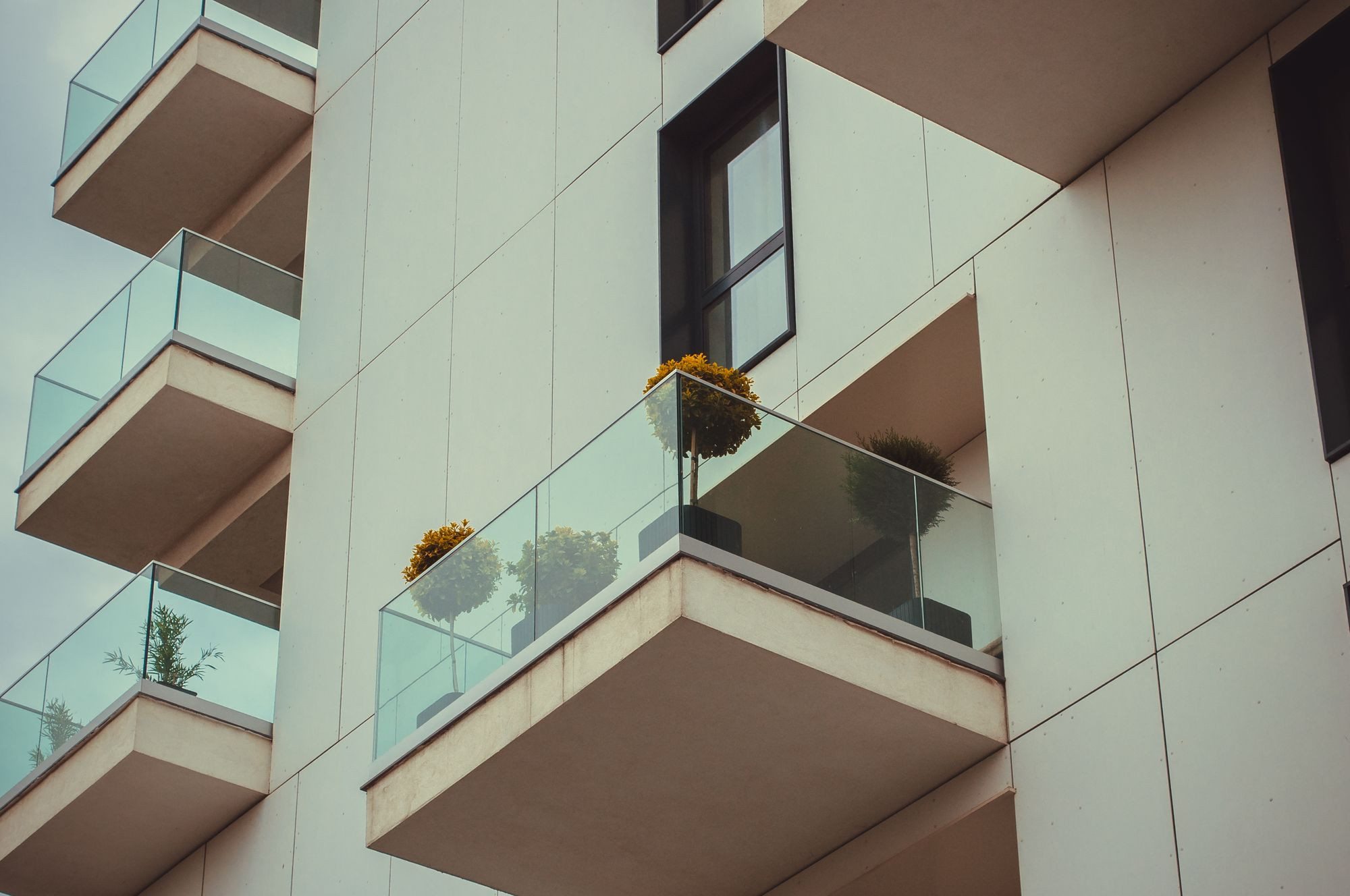 Refurbishing a Flat in a High-Rise: The BSR Rules, a London renovation guide by MVV