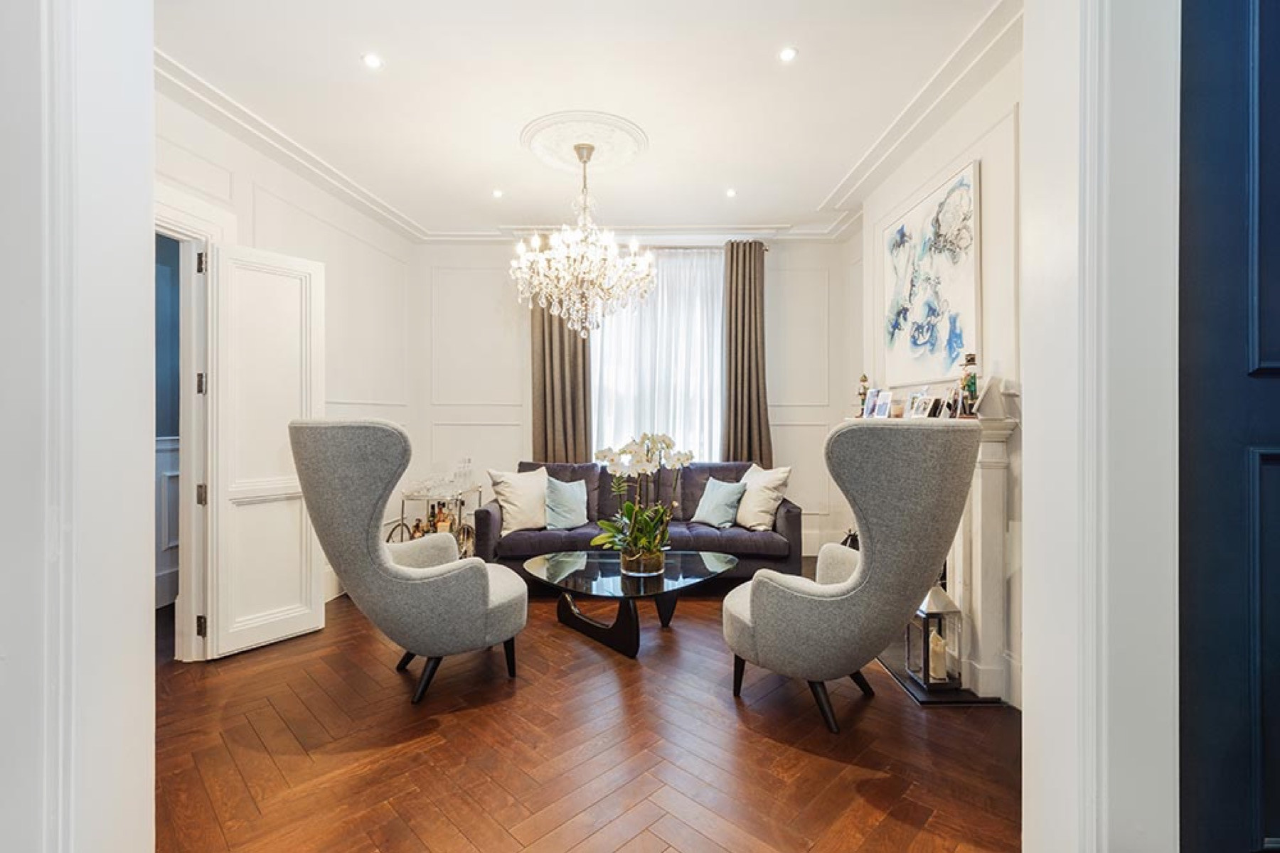 Coving, cornice, skirting and doors: the details that make a room, a London renovation guide by MVV