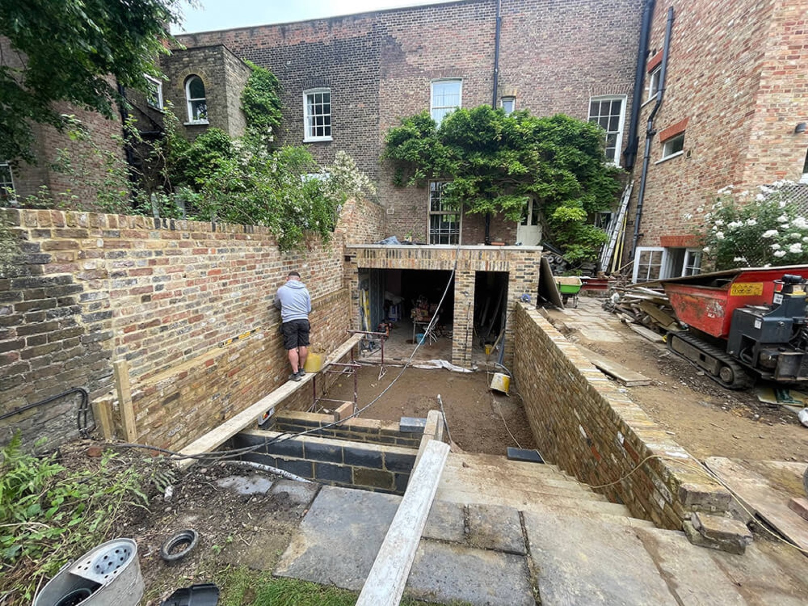 Who you need on your side: the team behind a London extension or renovation, a London renovation guide by MVV