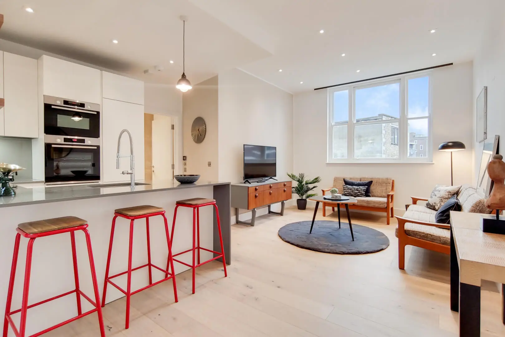 5_Unit 5-8 (1) living room interior